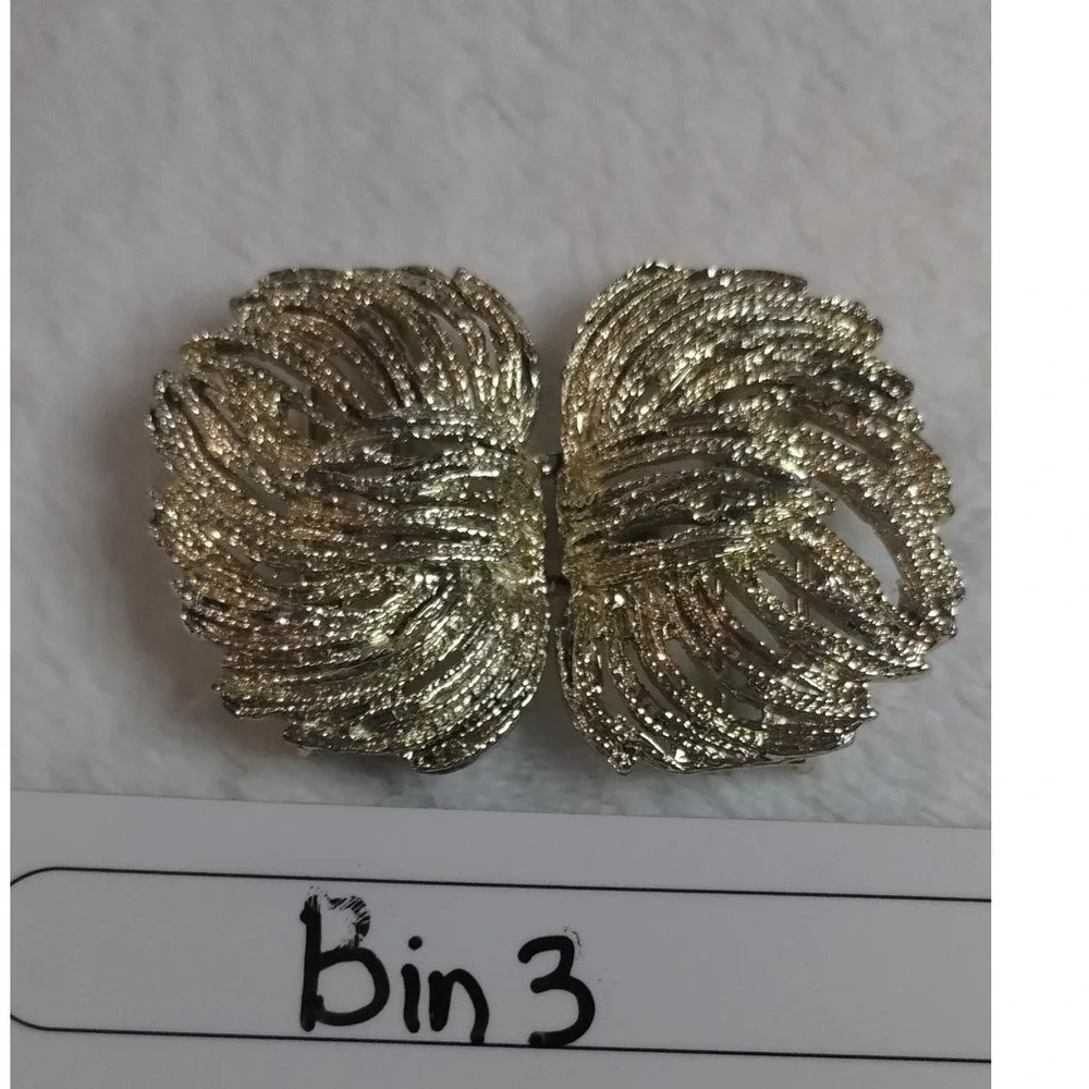 Vintage Jon Tay Gold‎ Tone Textured Feather Leaf Swirl Interlocking Belt Buckle